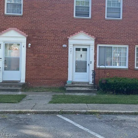 Buy this 2 bed condo on 417 Kenwood Drive in Euclid, OH 44123