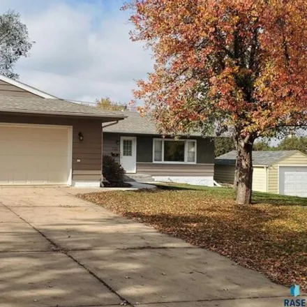 Buy this 3 bed house on 795 South Willow Avenue in Sioux Falls, SD 57104
