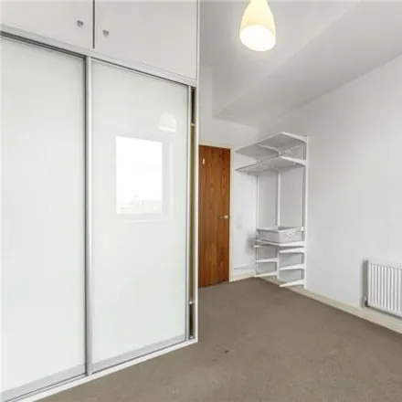 Image 5 - 66, 58 Saint John's Hill, London, SW11 1SF, United Kingdom - Apartment for sale
