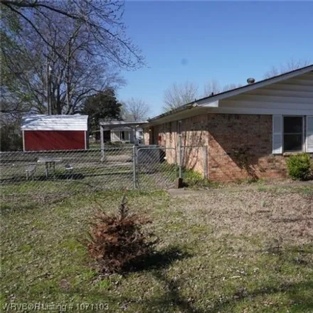 Image 9 - 327 Kiger Street, Panama, Le Flore County, OK 74951, USA - House for sale