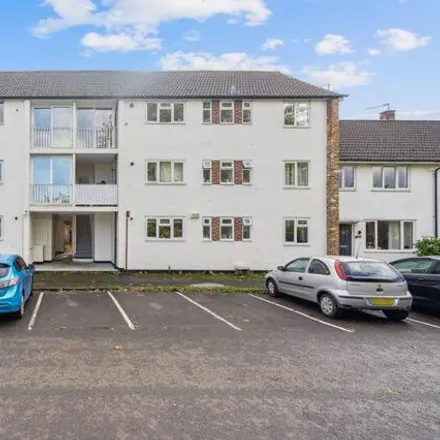 Buy this 3 bed apartment on Fairacre in Maidenhead, United Kingdom