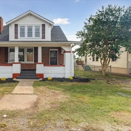 Buy this 4 bed house on 439 10th Street in Altavista, VA 24517