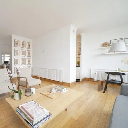 Rent this 3 bed apartment on 30 Eardley Crescent in London, SW5 9JZ