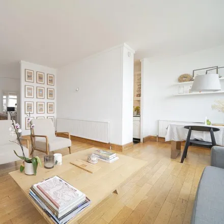 Image 1 - 30 Eardley Crescent, London, SW5 9JZ, United Kingdom - Apartment for rent