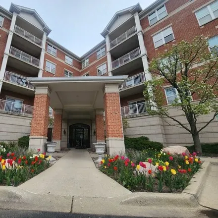 Rent this 2 bed condo on 186 Pointe Drive in Northbrook, IL 60062