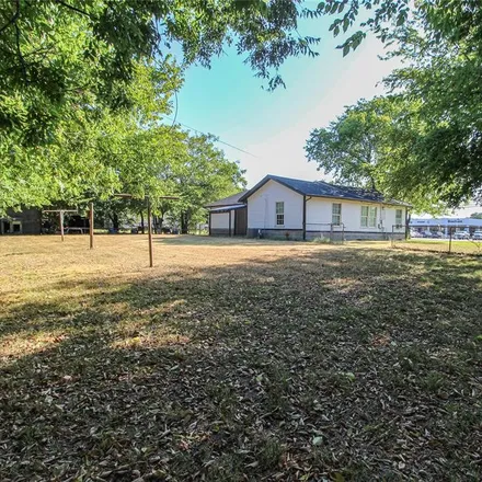 Buy this 3 bed house on 2115 North Center Street in Bonham, TX 75418