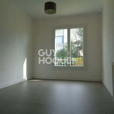 Rent this 3 bed apartment on 40 Rue de la Libération in 47200 Marmande, France