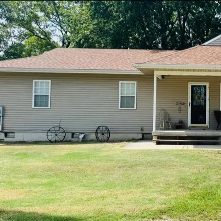 Buy this 3 bed house on 106 South Walnut Street in Parker, Linn County