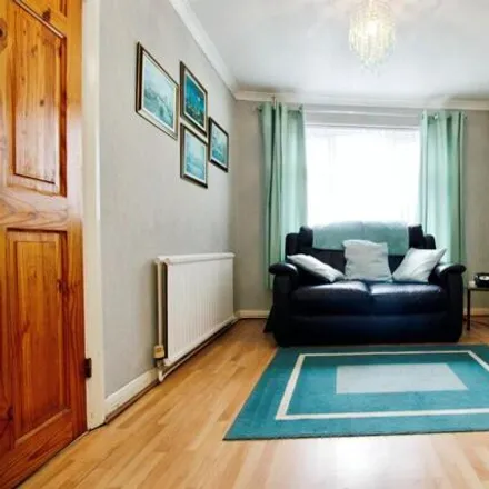 Image 3 - South View Drive, Cardiff, CF3 3LY, United Kingdom - Duplex for sale
