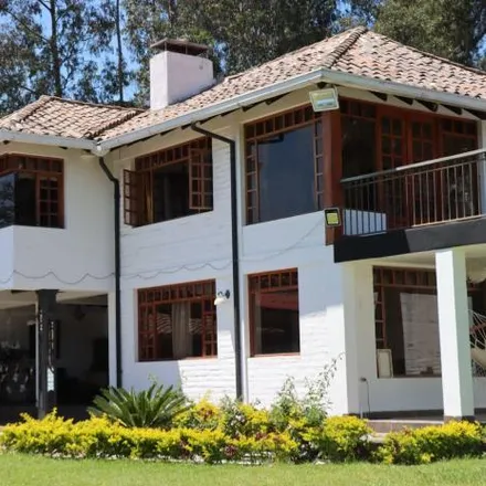 Rent this 9 bed house on Colibríes in 170903, Cumbaya