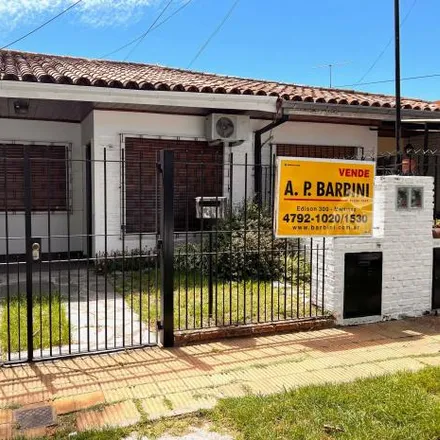 Buy this 2 bed house on Catamarca 1199 in Martínez Oeste, B1640 FVB Martínez