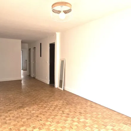 Rent this 3 bed apartment on 56 Rue Sadi Carnot in 92800 Puteaux, France