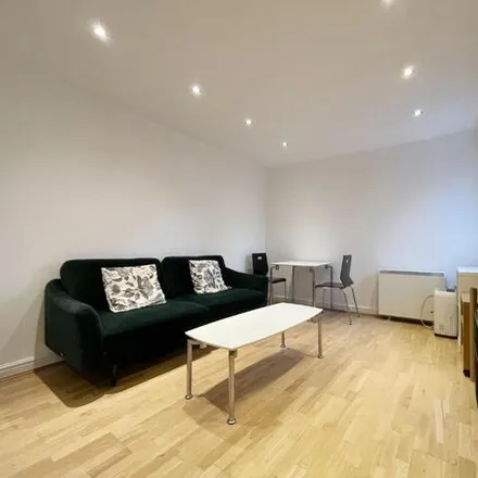 Image 1 - The Yellow House, 126 Lower Road, Canada Water, London, SE16 2UE, United Kingdom - Apartment for sale