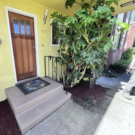 Buy this 1 bed condo on 1011 Northeast 68th Avenue in Portland, OR 97213