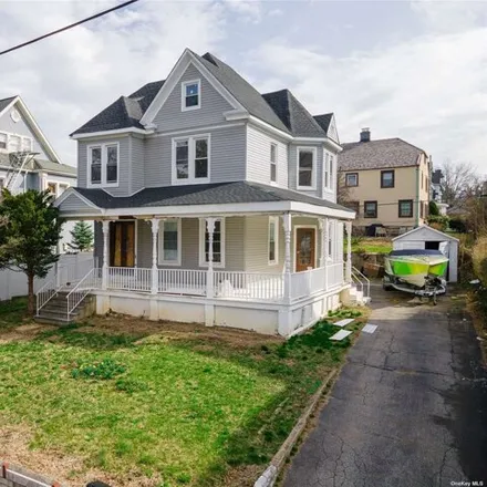 Buy this 4 bed house on 47 Rich Avenue in City of Mount Vernon, NY 10550