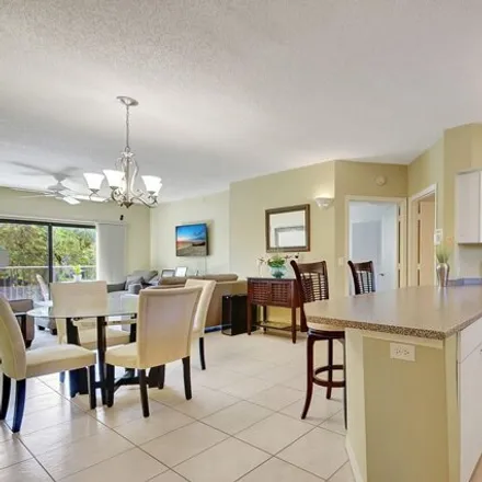 Image 3 - 2077 Lavers Circle, Delray Beach, FL 33444, USA - Condo for sale