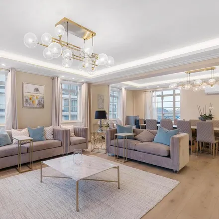 Rent this 5 bed apartment on Fursecroft in 130 George Street, London