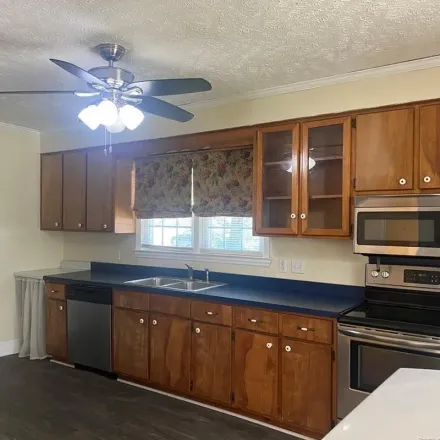 Rent this 3 bed apartment on 385 North Vance Street in Red Springs, NC 28377