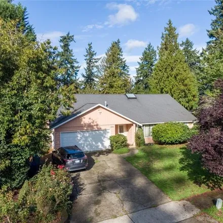 Buy this 5 bed house on 2945 Scenic Drive in Auburn, WA 98092