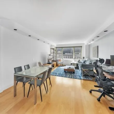 Image 3 - 420 East 72nd Street, New York, NY 10021, USA - Apartment for sale
