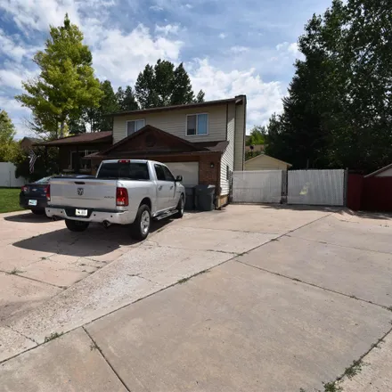 Image 2 - 413 Ross Avenue, Evanston, WY 82930, USA - House for sale