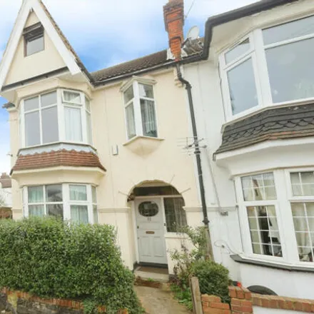 Buy this 5 bed townhouse on Oakleigh Park Drive in Leigh on Sea, SS9 1RA