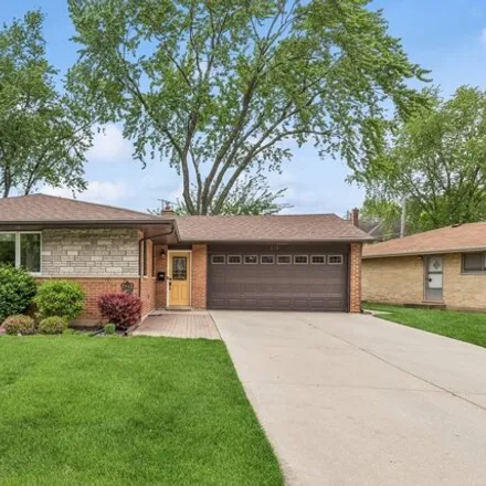 Buy this 3 bed house on 350 Lance Drive in Des Plaines, IL 60016