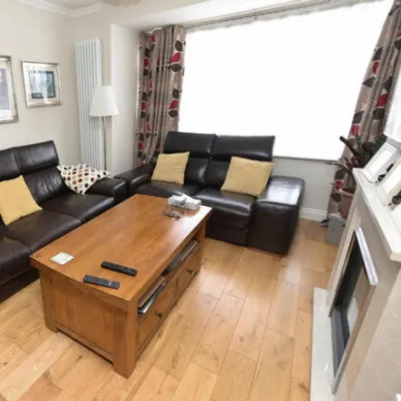 Buy this 3 bed townhouse on Gelsthorpe Road in London, RM5 2NB