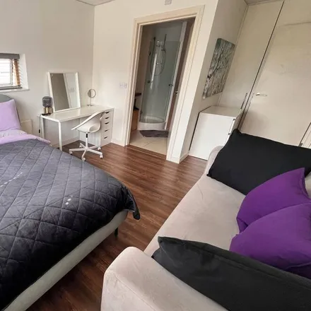Rent this 3 bed apartment on London in SE10 0QL, United Kingdom