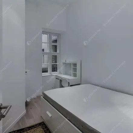 Rent this 3 bed apartment on Budapest in Belgrád rakpart, 1056