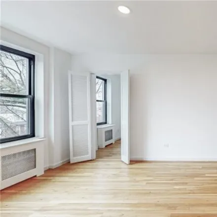 Image 5 - 209-10 41st Avenue, New York, NY 11361, USA - Apartment for sale