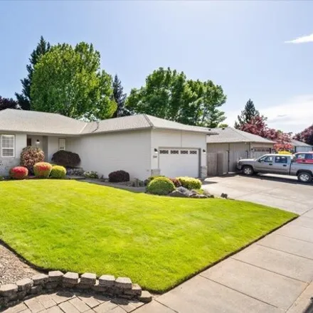 Buy this 3 bed house on 3032 Ruby Drive in Medford, OR 97504