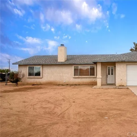 Image 2 - 22526 Powhatan Road, Apple Valley, CA 92308, USA - House for sale