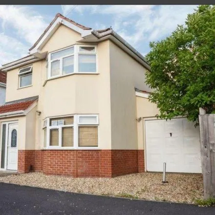Rent this 4 bed room on 8 Sherborne Road in Hampton Park, Southampton
