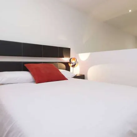 Rent this 1 bed apartment on Calle de Pérez Galdós in 3, 28004 Madrid