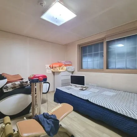 Rent this 2 bed apartment on 서울특별시 중랑구 면목동 109-78
