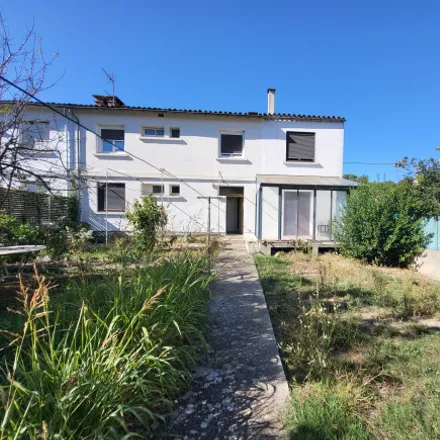 Buy this 5 bed house on 2 Place du 22 Septembre in 11300 Limoux, France