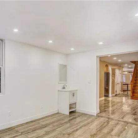 Image 7 - 11 Juliana Place, New York, NY 11249, USA - Condo for sale