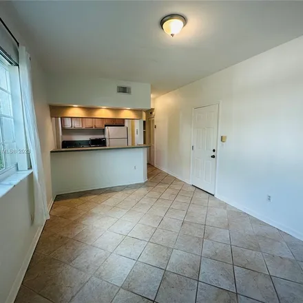 Image 2 - 350 Meridian Avenue, Miami Beach, FL 33139, USA - Apartment for rent