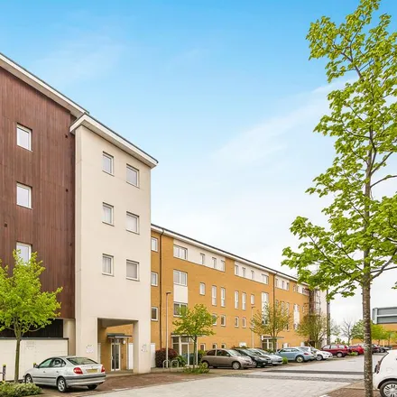 Rent this 2 bed apartment on Tean House in 1-82 Gweal Avenue, Reading
