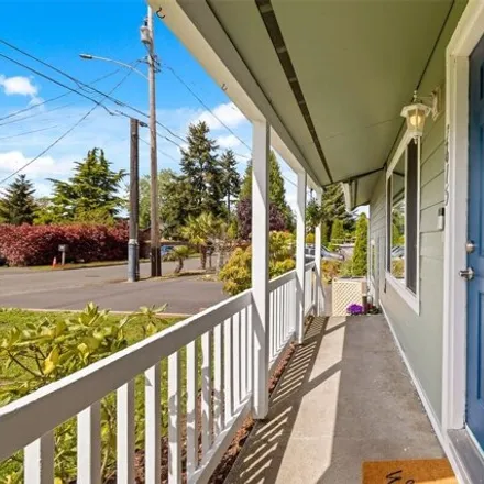 Image 3 - 7647 East F Street, Tacoma, WA 98404, USA - House for sale