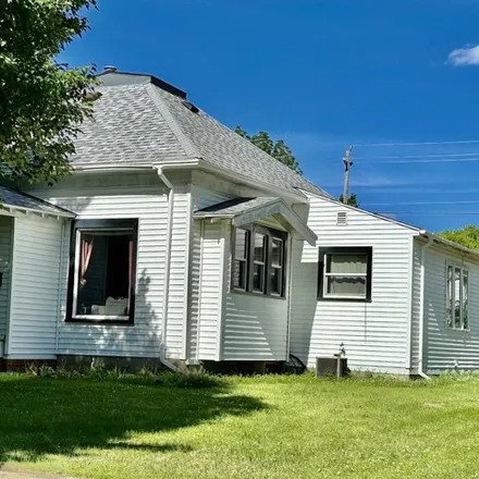 Image 2 - 317 Ontario St, Storm Lake, Iowa, 50588 - House for sale