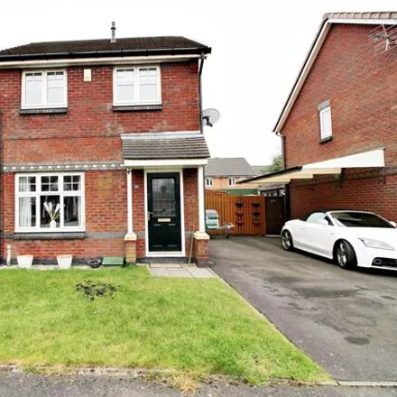 Buy this 3 bed duplex on Ingleby Close in Westhoughton, BL5 3QZ