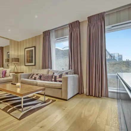 Rent this 2 bed apartment on Tournay Road in London, SW6 7UQ