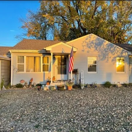 Buy this 4 bed house on 127 East Victory Avenue in Tonkawa, Kay County