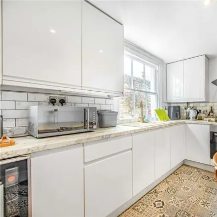 Image 7 - 17 Bedford Road, London, SW4 7SH, United Kingdom - Apartment for sale