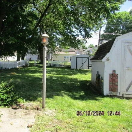 Image 4 - 814 9th Street, Columbus, IN 47201, USA - House for sale