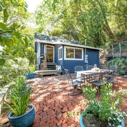 Buy this studio house on 84 Dunand Avenue in San Rafael, CA 94901