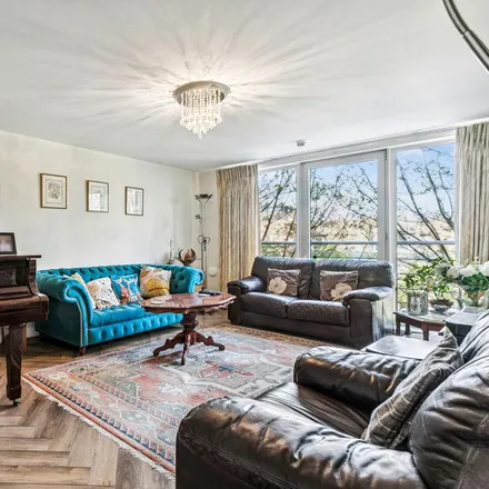 Rent this 2 bed apartment on Shaftesbury Place in 135 Warwick Road, London