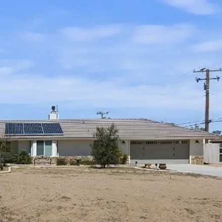 Buy this 4 bed house on 14254 Hopi Road in Apple Valley, CA 92307